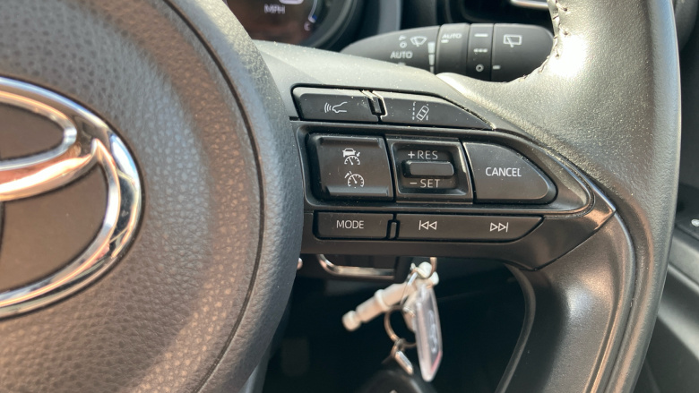 Toyota Yaris 1.5 Hybrid Design 5dr CVT Hybrid Hatchback